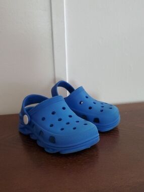 Blue Kids Slip-On Clogs with Heel Strap Size 21
